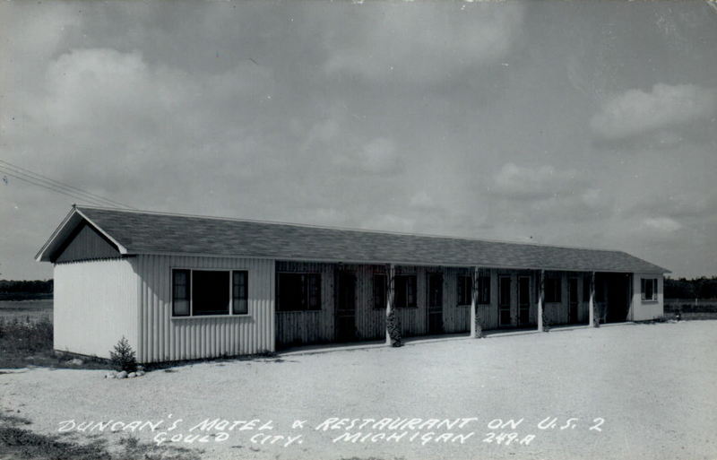 Duncans Motel and Restaurant - Vintage Postcard (newer photo)